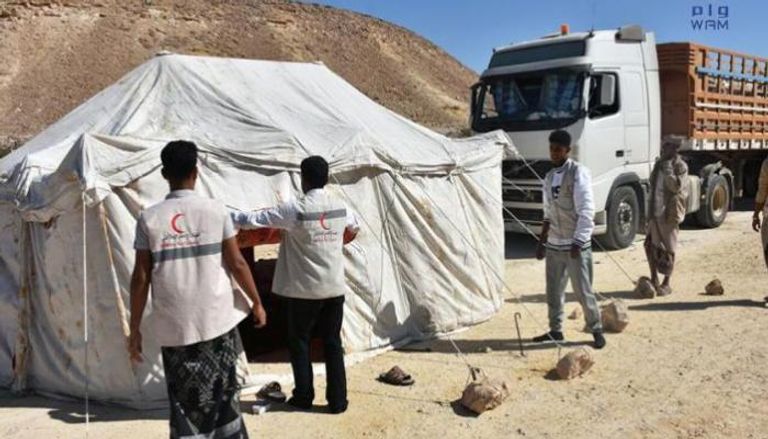 الهلال الأحمر الإماراتي يطلق قافلة مساعدات إنسانية عاجلة في اليمن