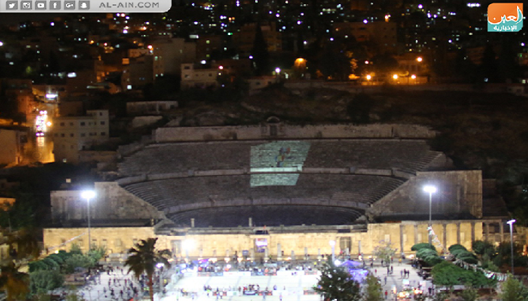 إضاءة شعار "صناع الأمل" على المدرج الروماني في عمّان