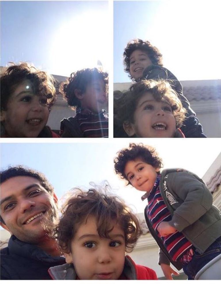 آسر ياسين مع طفليه