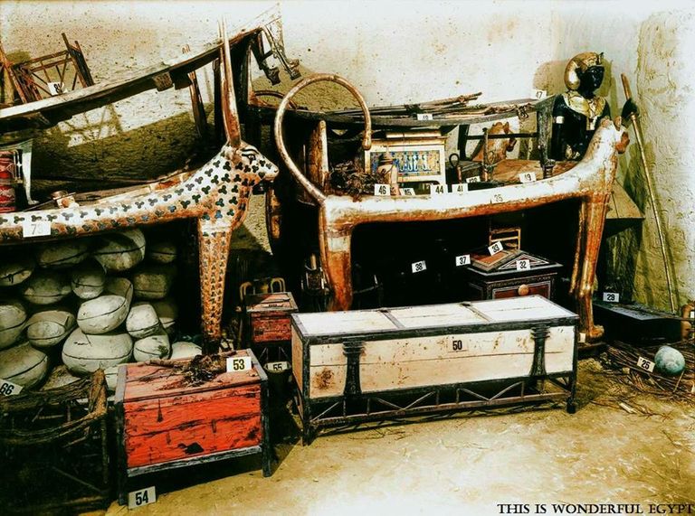 البعثة الإيطالية أثناء أعمال البحث في المقبرة