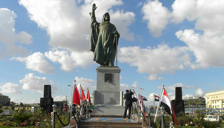 تمثال الشيخ زايد بن سلطان رحمه الله يزين مدخل المدينة التي تحمل اسمه