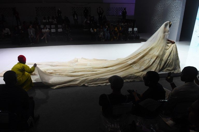 ازدهار صناعة الأزياء في أسبوع الموضة للعرائس بنيجيريا