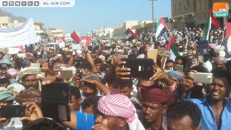 مسيرة حاشدة في محافظة سقطرى اليمنية تقديرا للدور الإماراتي