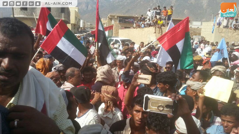 مسيرة حاشدة في محافظة سقطرى اليمنية تقديرا للدور الإماراتي