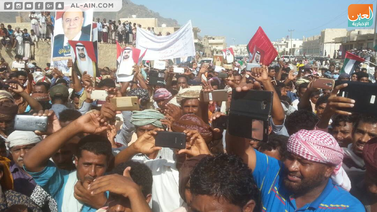 مسيرة حاشدة في محافظة سقطرى اليمنية تقديرا للدور الإماراتي