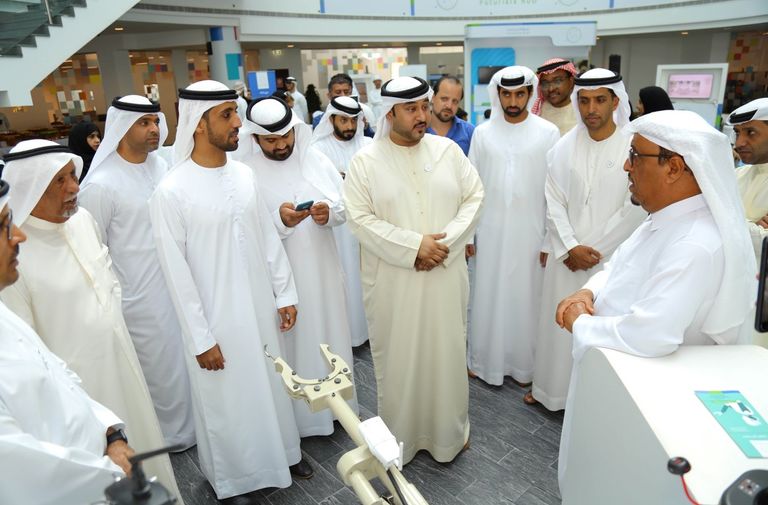 الفريق ضاحي خلفان يشهد افتتاح "محطة المستقبليين"