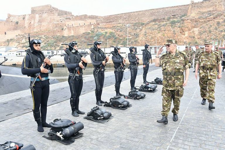 المناورة البحرية للانزال البحري طوفان 2018  مناورات طوفان 2018 العسكرية في الجزائر