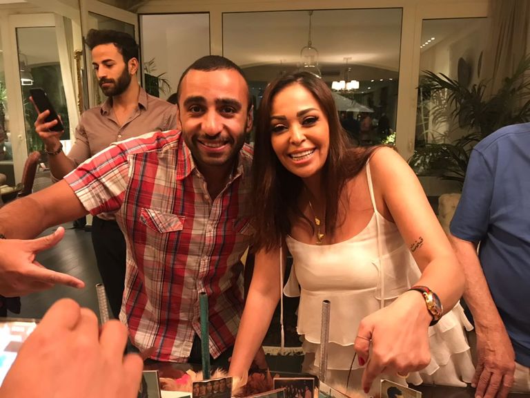 داليا البحيري تحتفل مع فريق عمل مسلسل للحب فرصة أخيرة بانتهاء التصوير