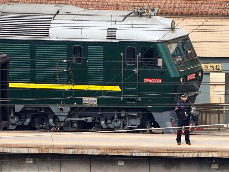 كيم جونج أون يحيط نفسه بهالة من الغموض