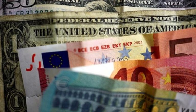 الدولار أمام بعض العملات - رويترز