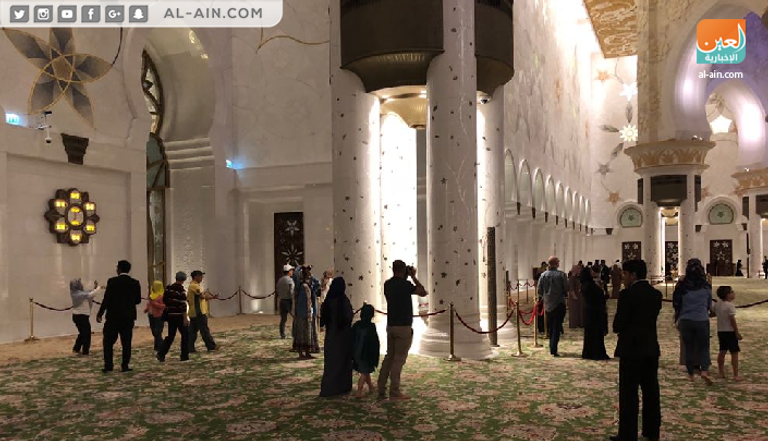 المشاركون في مؤتمر المجتمعات المسلمة في مسجد الشيخ زايد في أبوظبي