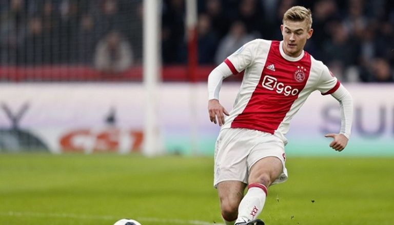 ماتياس دي ليخت كريستين بوليسيتش لاعب بروسيا دورتموند