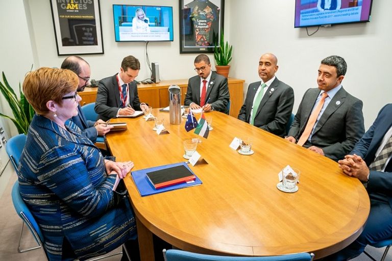 الشيخ عبدالله بن زايد آل نهيان يلتقي مسؤولي الدفاع في أستراليا عبدالله بن زايد يبحث التعاون العسكري والأمني والدفاعي مع أستراليا