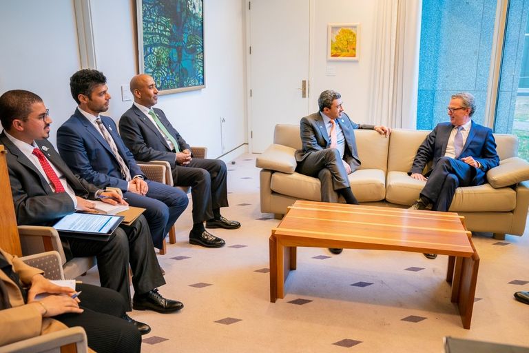 عبدالله بن زايد يبحث التعاون العسكري والأمني والدفاعي مع أستراليا