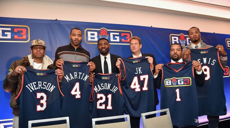 الرئيس ترامب وستيف بانون