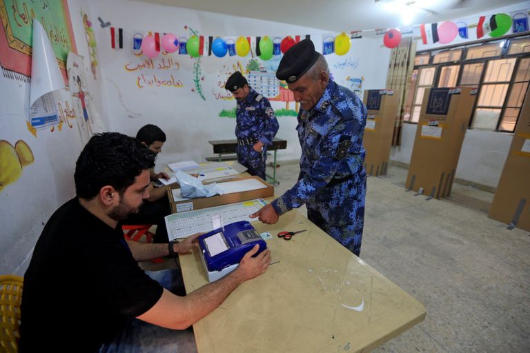تصويــت الأمنيين في الانتخابات العراقية تصويت الأمنيين في الانتخابات العراقية