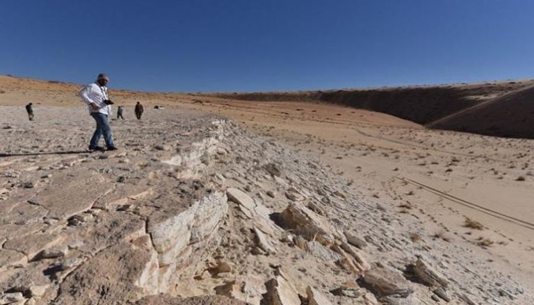 اكتشاف آثار أقدام إنسان في صحراء السعودية عمرها أكثر من 85 ألف عام