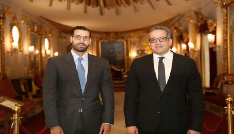 وزير الآثار المصري يلتقي رئيس دائرة الثقافة والسياحة بأبوظبي
