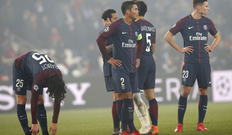 غضب لاعبي باريس سان جيرمان نيمار لاعب باريس سان جيرمان