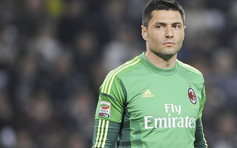 ماركو أميليا حارس مرمى ميلان السابق