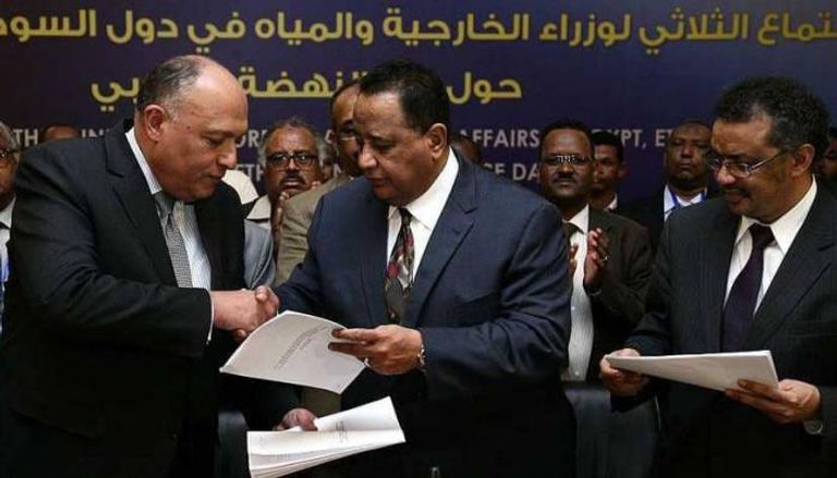 اجتماع سابق حول سد النهضة سد النهضة الإثيوبي خلال مراحل الإنشاء