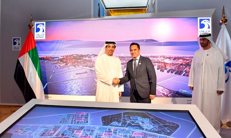 منصور بن زايد يشهد إطلاق نموذج تطوير مجمع الرويس