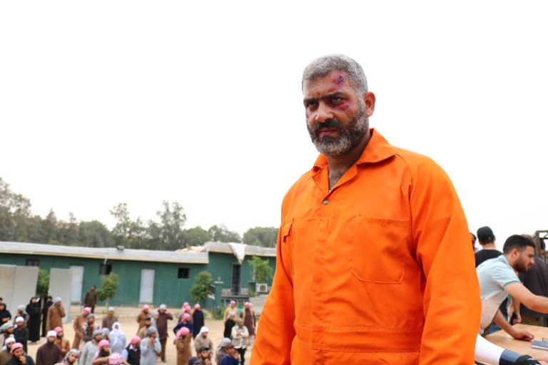 النجم المصري هاني عادل في أحد مشاهد مسلسل السهام المارقة