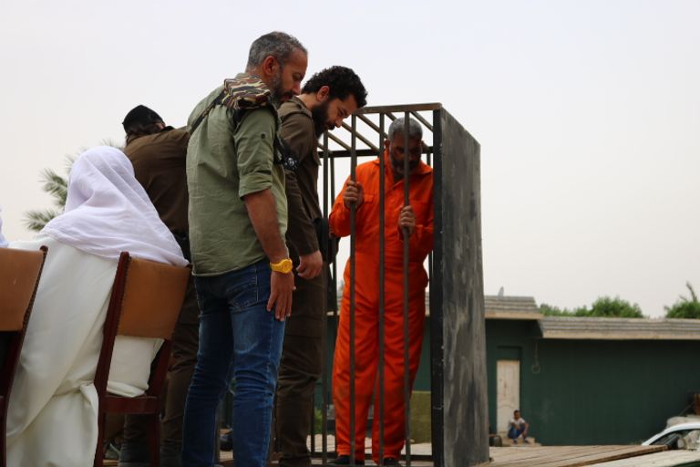 النجم المصري هاني عادل في أحد مشاهد مسلسل السهام المارقة