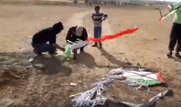 مواجهة بين طائرة مُسيرة إسرائيلية وأخرى ورقية فلسطينية