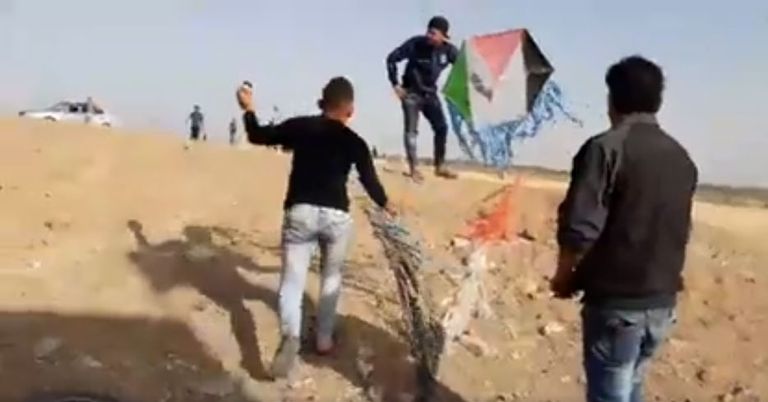 مواجهة بين طائرة مُسيرة إسرائيلية وأخرى ورقية فلسطينية