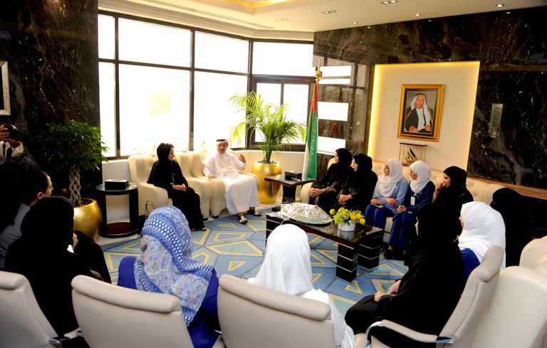 تخصيص "يوم سعادة" لممرضي صحة دبي