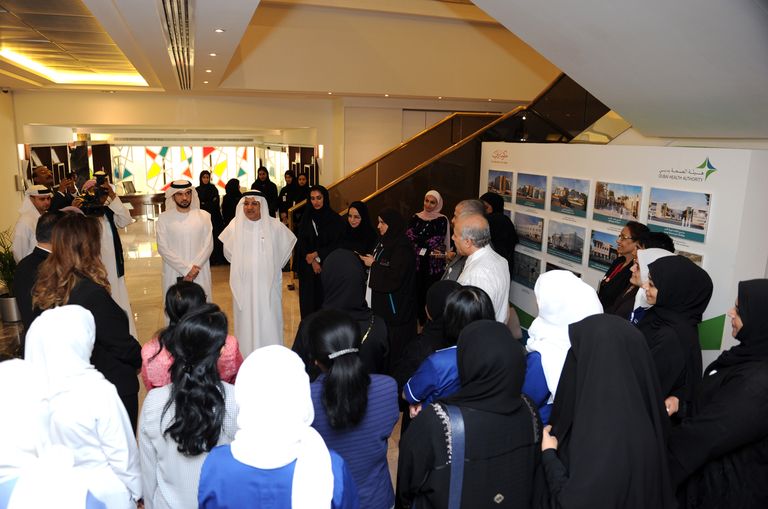 تخصيص "يوم سعادة" لممرضي صحة دبي