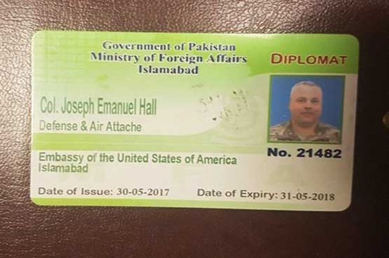 صورة لبطاقة الهوية للدبلوماسي الأمريكي 