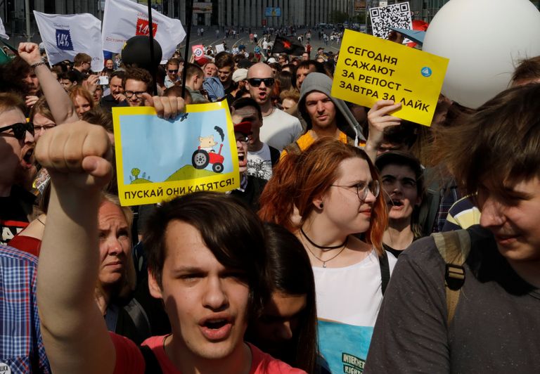 جانب من احتجاجات المتظاهرين الروس على حجب تليجرام