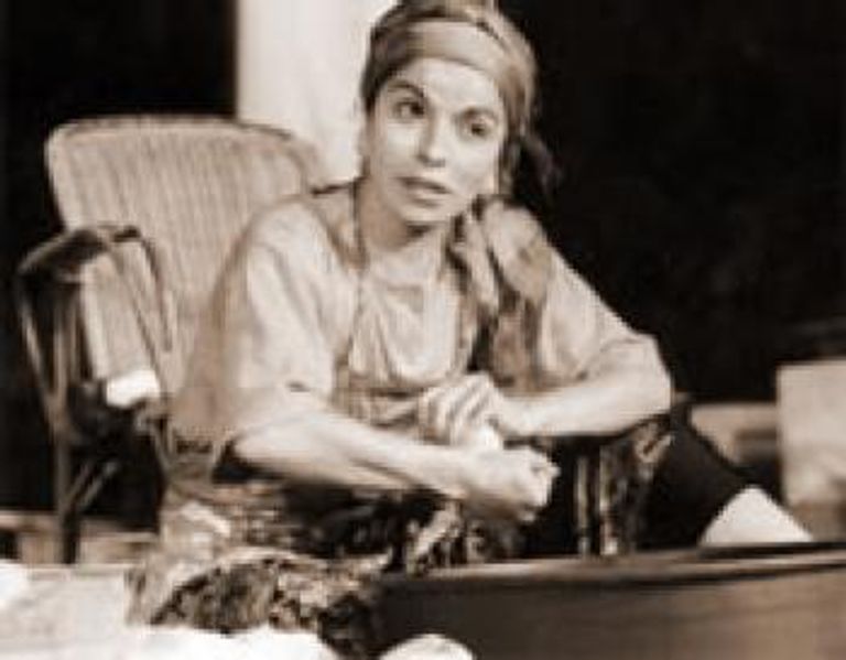 بدايات الراحلة صونيا سيدة المسرح الجزائري مكيو سكينة