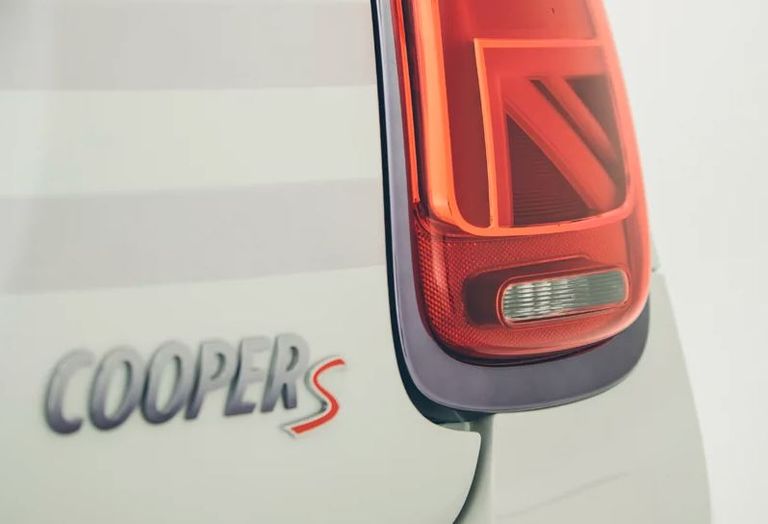 نسخة خاصة من MINI بمناسبة الزفاف الملكي