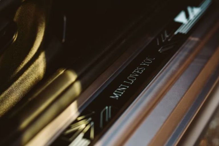 نسخة خاصة من MINI بمناسبة الزفاف الملكي