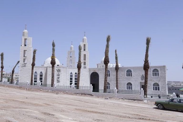 أثناء افتتاح مسجد الشيخ حامد بن بطي آل حامد 