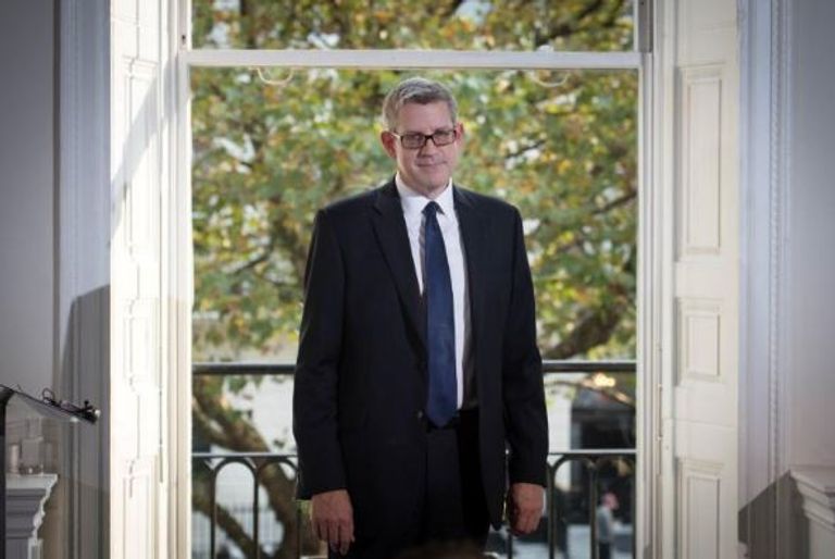 أندرو باركر رئيس جهاز المخابرات الداخلية في بريطانيا - رويترز انتشار الجيش والشرطة في شوارع بريطانيا - أرشيفية