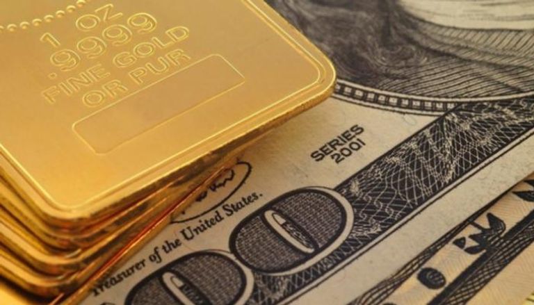 الذهب يرتفع مع تراجع الدولار 