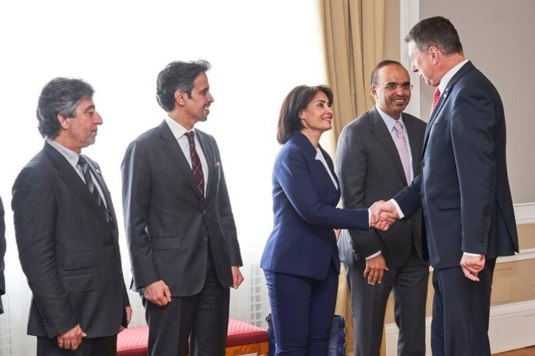 رئيس جمهورية لاتفيا في صورة تذكارية مع وفد الإمارات