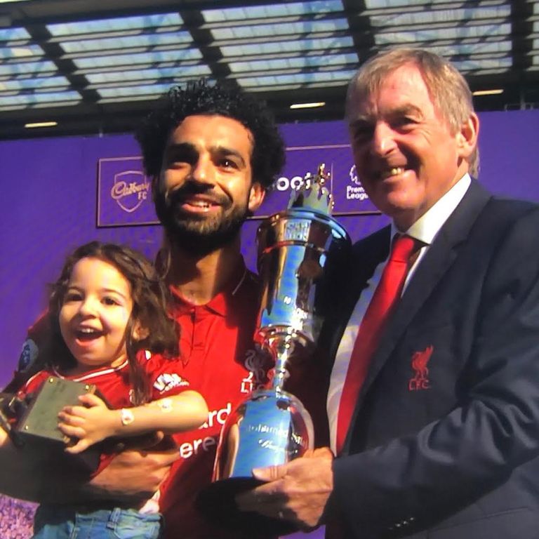 مكة الصغيرة تسرق الأضواء من والدها النجم محمد صلاح