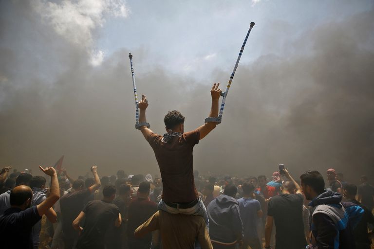 الاحتلال يقمع المحتجين على نقل السفارة الأمريكية