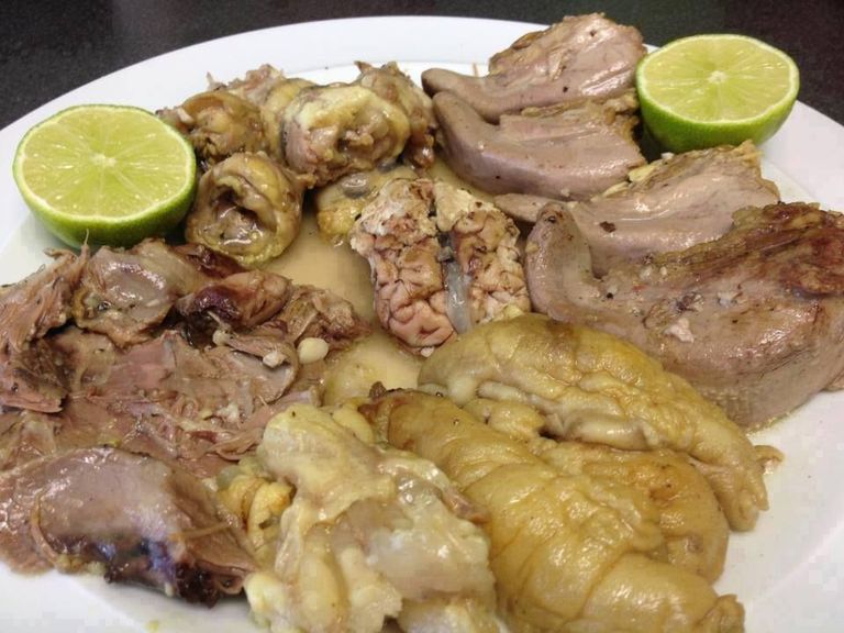 وجبة الكوارع ومشتملاتها المفضلة لدى الإيرانيين ارتفاع أسعار الوجبة الشعبية الأشهر في إيران مع حلول رمضان