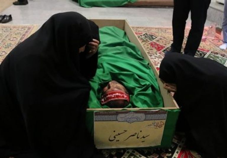 مشاهد من تشييع جنازات قتلى إيران مليشيا "فاطميون" في سوريا إحدى أذرع الملالي