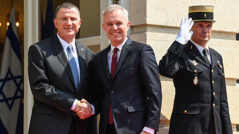 جانب من عنف الاحتلال تجاه الفلسطينيين في قطاع غزة