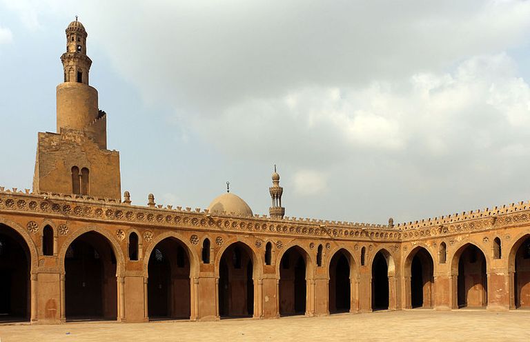 مساجد بنيت على ربوة صخرية.. تعرف على المسجد الطولوني