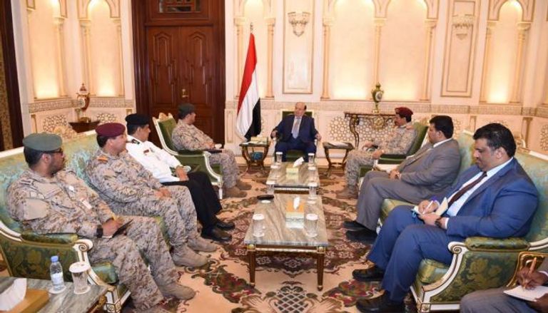 الرئيس اليمني يستقبل اللجنة العسكرية المعنية بالأوضاع في سقطرى