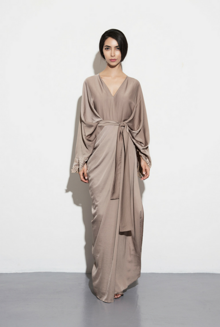 "اندماج".. أزياء عمانية هندية بنكهة رمضانية