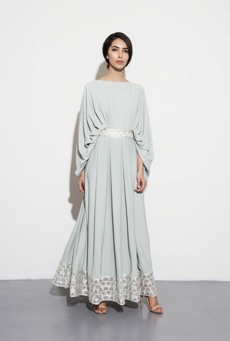 "اندماج".. أزياء عمانية هندية بنكهة رمضانية